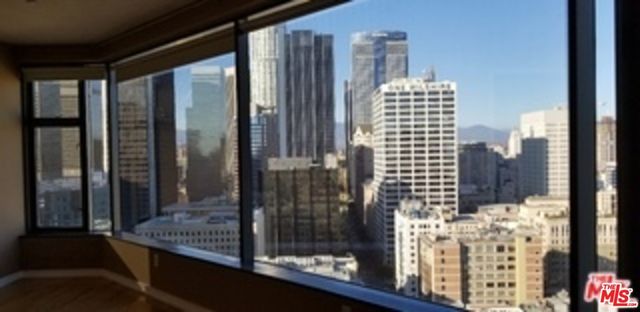 801 S Grand Avenue 2107, Los Angeles, CA 90017