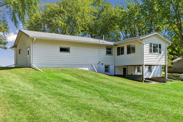 8887 Reitz Lake Road, Waconia, MN 55387