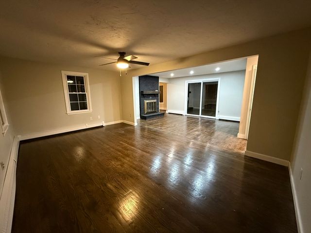 19 Valerie Dr, Plainville, MA 02762