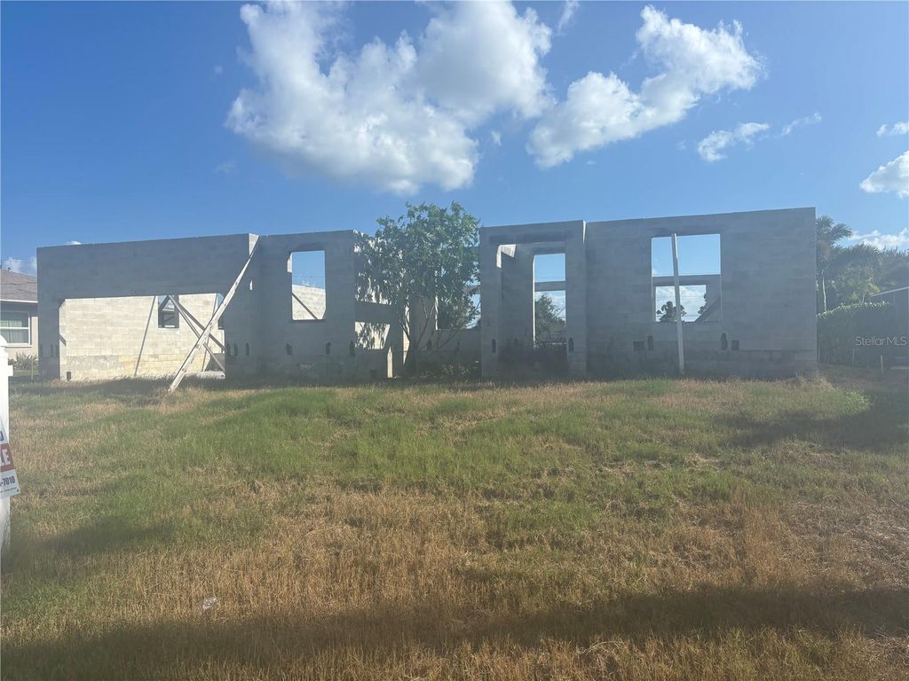 41 MARK TWAIN LANE, Rotonda West, FL 33947