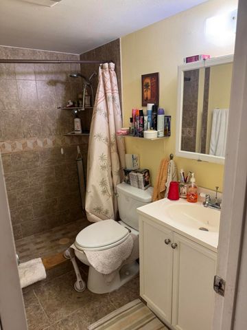 90 WINDSOR E, West Palm Beach, FL 33417