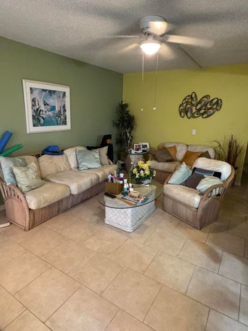 90 WINDSOR E, West Palm Beach, FL 33417