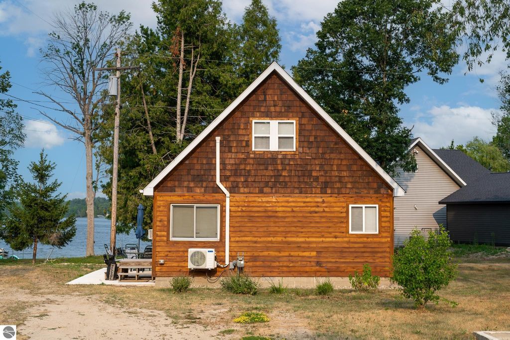 Image 1 of property listing at 1791 Midway Drive, Weidman, MI 48893