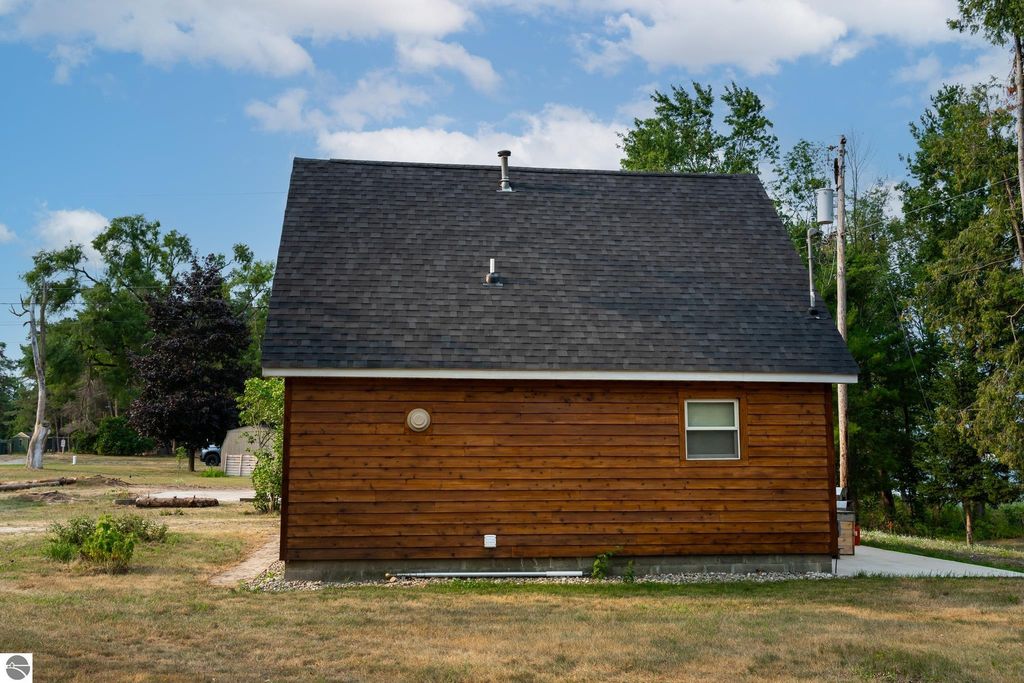 Image 12 of property listing at 1791 Midway Drive, Weidman, MI 48893