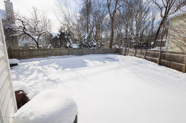 63 Mariners Cove, Freehold, NJ 07728