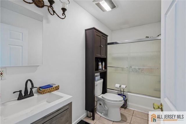 328 Runyon Avenue, Middlesex, NJ 08846
