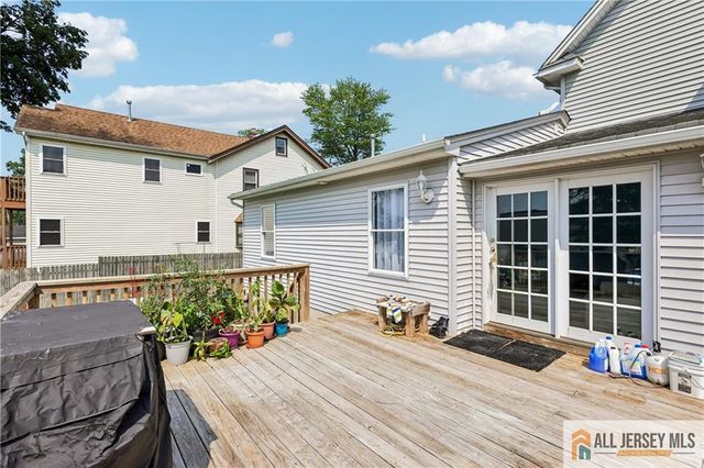 328 Runyon Avenue, Middlesex, NJ 08846