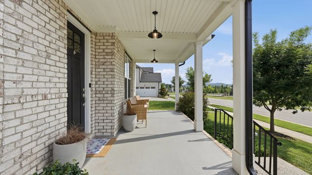 5064 Ozment Dr, Nolensville, TN 37135