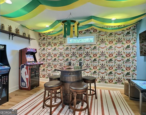 72 Spielen Weg, Helen, GA 30545