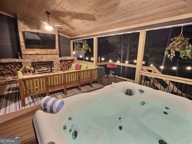 72 Spielen Weg, Helen, GA 30545