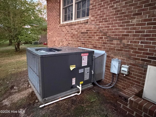 2912 Hodges Road, Kinston, NC 28504