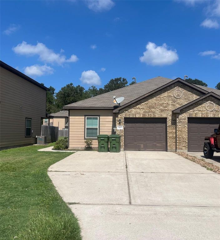 604 Rosewood Street, Dayton, TX 77535