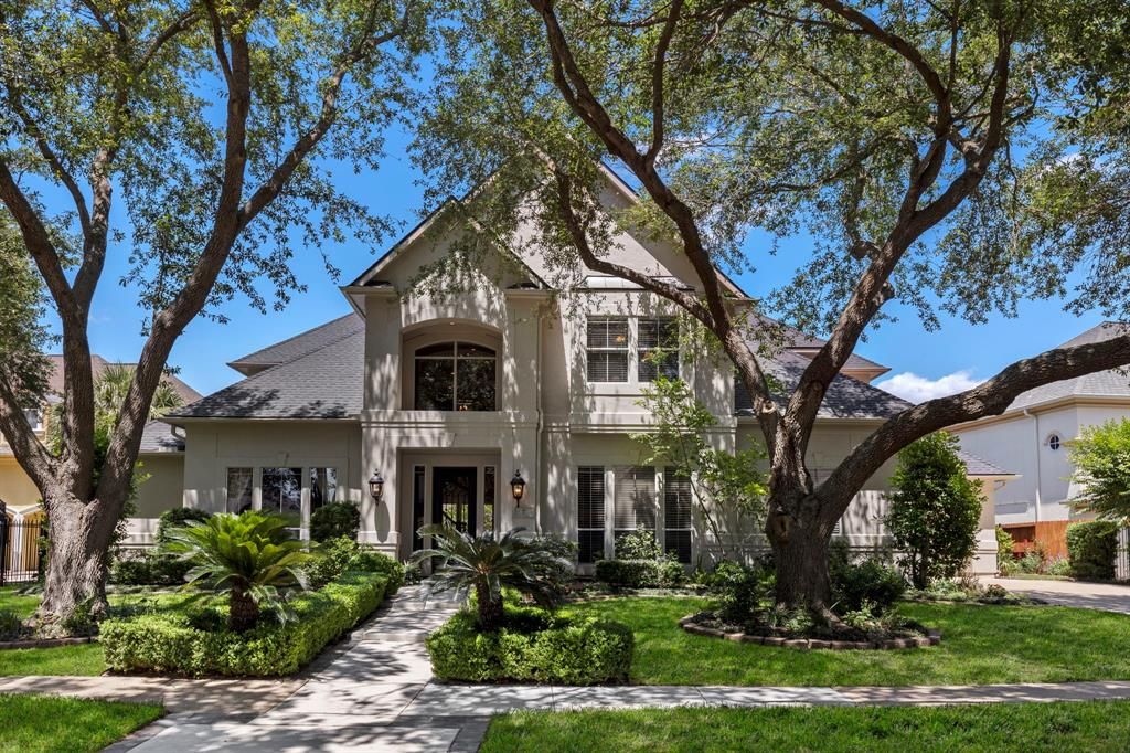 7 St Christopher Court, Sugar Land, TX 77479