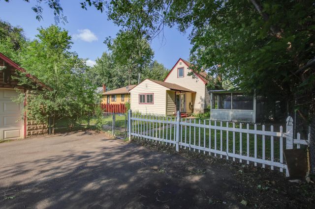 5311 Knox Avenue N, Brooklyn Center, MN 55430