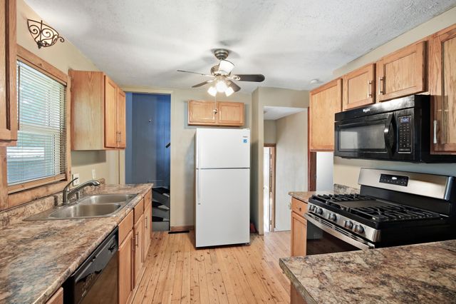 5311 Knox Avenue N, Brooklyn Center, MN 55430