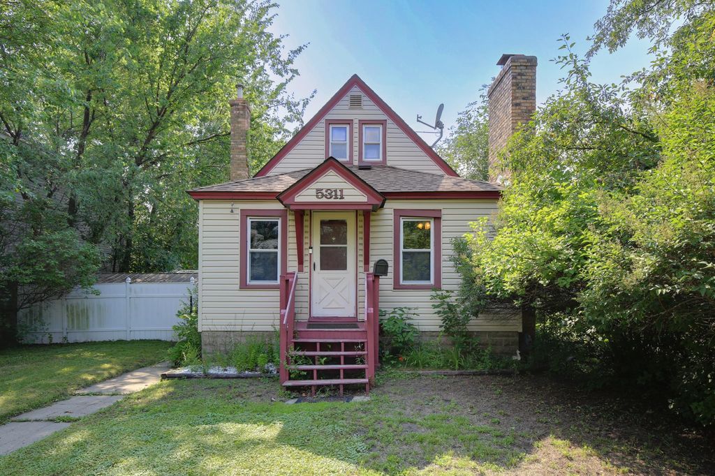 5311 Knox Avenue N, Brooklyn Center, MN 55430