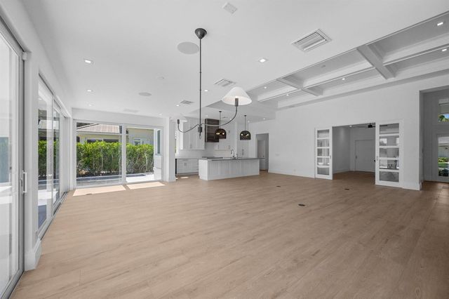204 Birkdale Lane, Jupiter, FL 33458