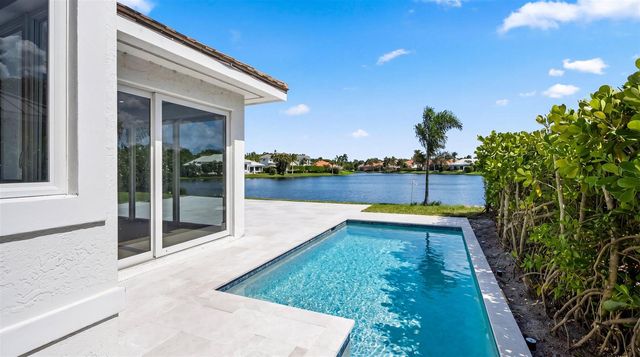 204 Birkdale Lane, Jupiter, FL 33458
