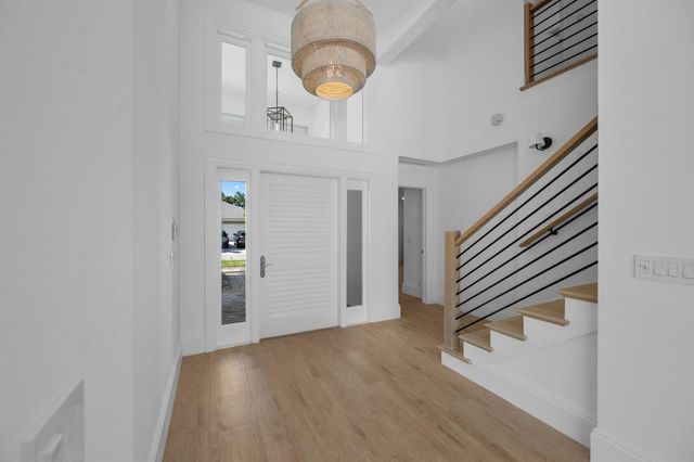 204 Birkdale Lane, Jupiter, FL 33458