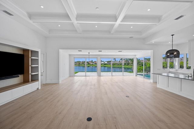 204 Birkdale Lane, Jupiter, FL 33458