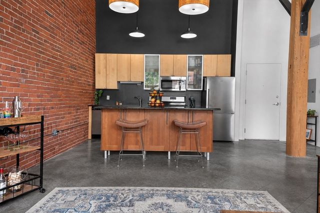 60 Dudley St 221, Chelsea, MA 02150