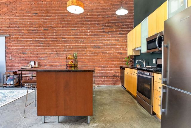 60 Dudley St 221, Chelsea, MA 02150