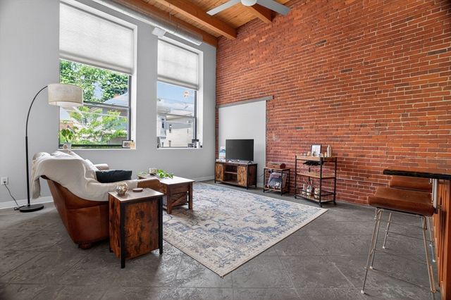60 Dudley St 221, Chelsea, MA 02150