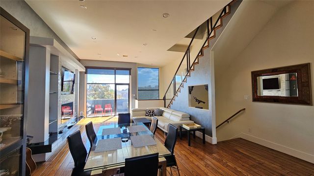 1304 W Dallas, Houston, TX 77019