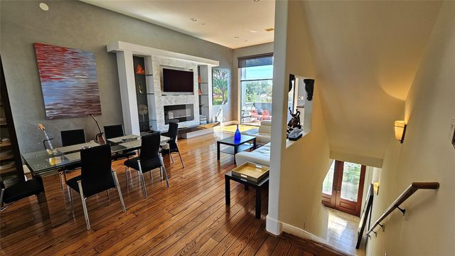 1304 W Dallas, Houston, TX 77019