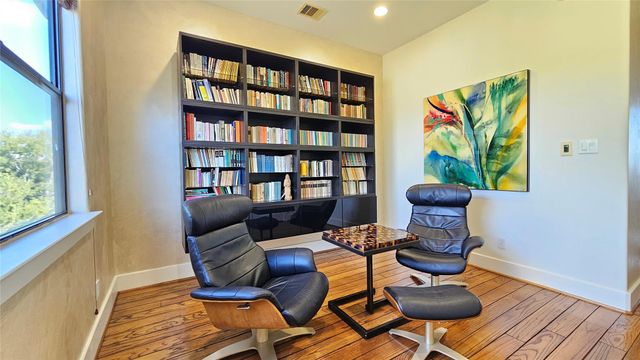 1304 W Dallas, Houston, TX 77019