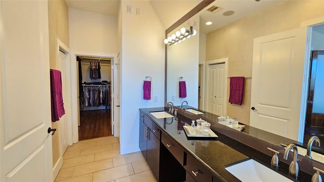 1304 W Dallas, Houston, TX 77019