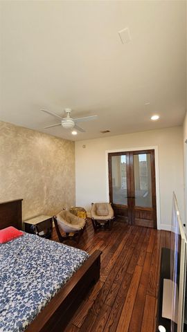 1304 W Dallas, Houston, TX 77019