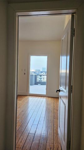 1304 W Dallas, Houston, TX 77019