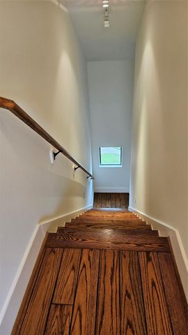 1304 W Dallas, Houston, TX 77019