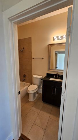 1304 W Dallas, Houston, TX 77019