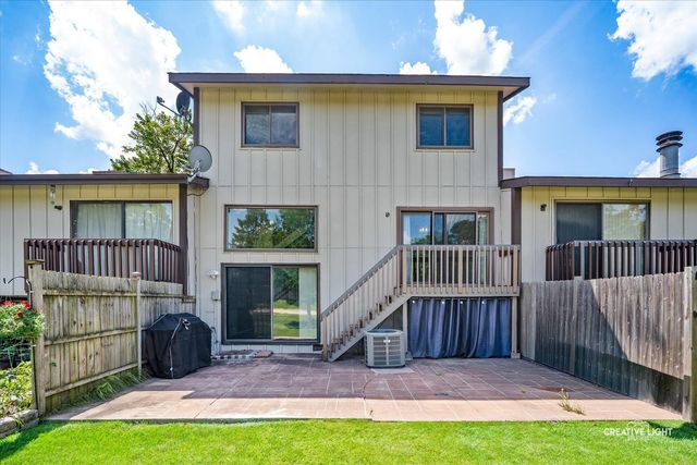 772 Circle Drive, Roselle, IL 60172