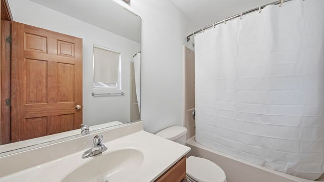 7505 Kenicott Lane, Plainfield, IL 60586