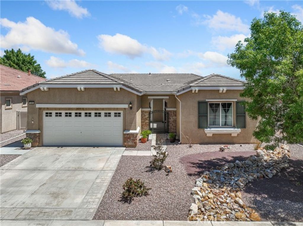 10803 Katepwa Street, Apple Valley, CA 92308
