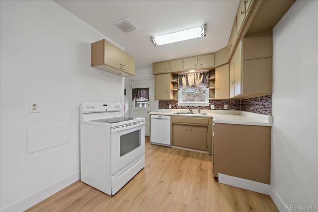 822 S 1st Avenue, Brighton, CO 80601