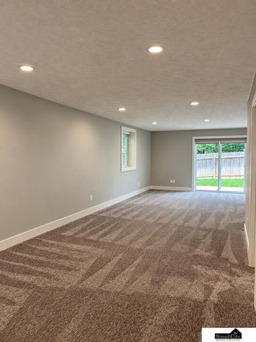 6922 S 53rd Court, Lincoln, NE 68516