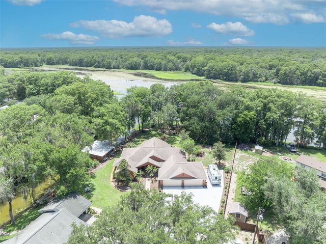 4885 CR 307, Lake Panasoffkee, FL 33538