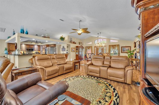 4885 CR 307, Lake Panasoffkee, FL 33538