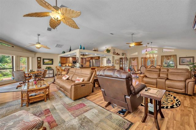 4885 CR 307, Lake Panasoffkee, FL 33538