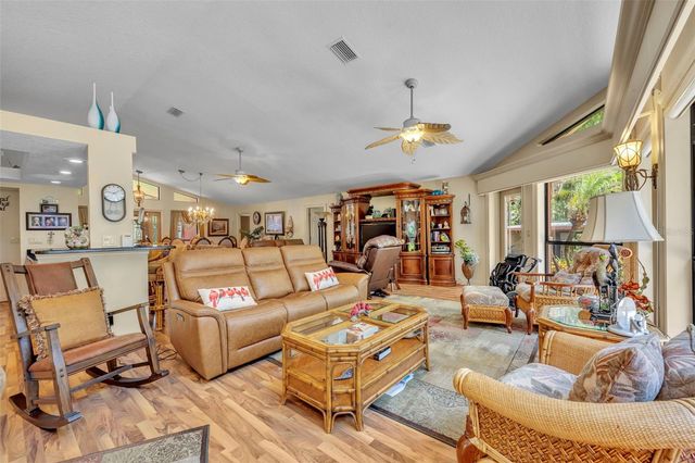 4885 CR 307, Lake Panasoffkee, FL 33538