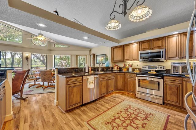 4885 CR 307, Lake Panasoffkee, FL 33538