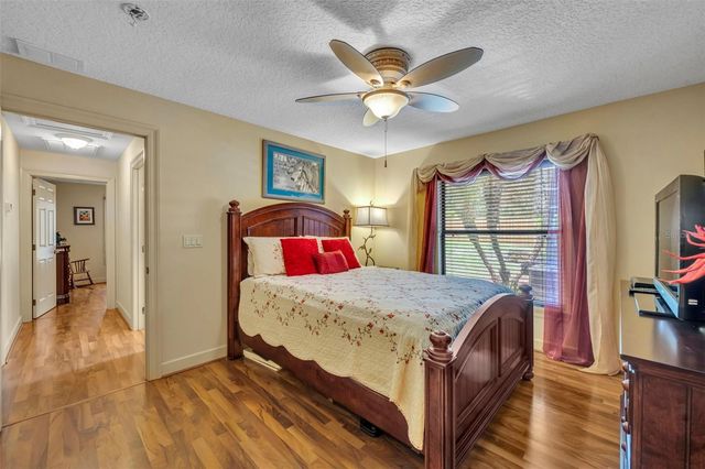 4885 CR 307, Lake Panasoffkee, FL 33538