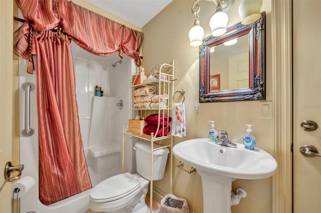 4885 CR 307, Lake Panasoffkee, FL 33538