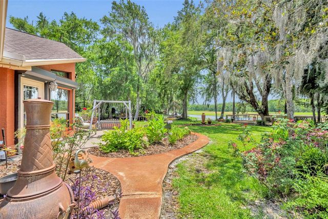 4885 CR 307, Lake Panasoffkee, FL 33538