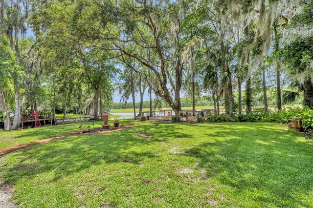 4885 CR 307, Lake Panasoffkee, FL 33538