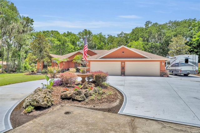 4885 CR 307, Lake Panasoffkee, FL 33538